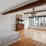 Charming And Large Duplex Flat With Beautiful Terrace In Avignon