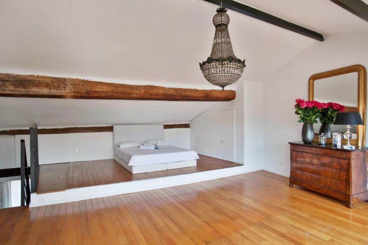 Charming And Large Duplex Flat With Beautiful Terrace In